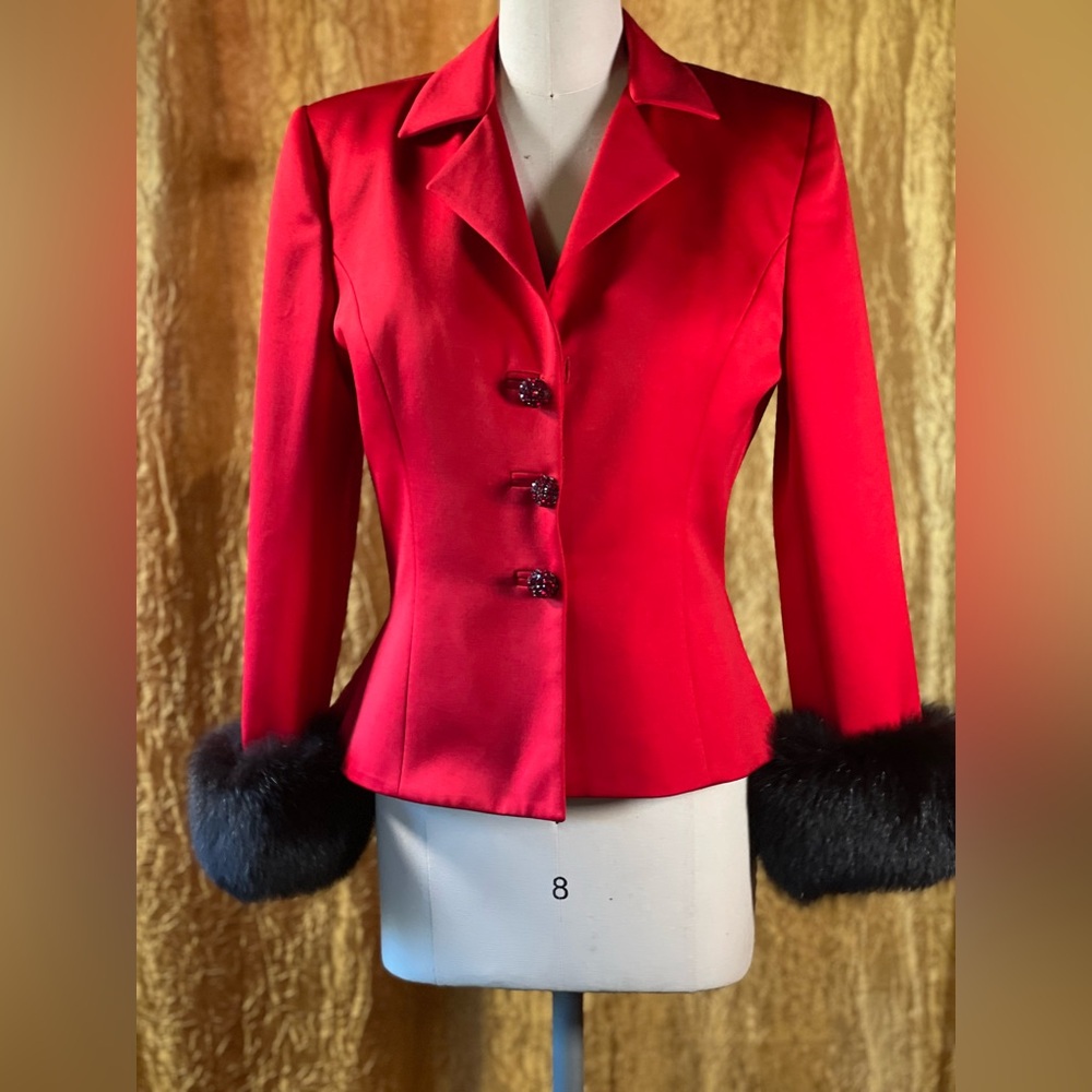 VICTOR COSTA BOUTIQUE FOR NAHDREE with rabbit fur cuffs. Size 8